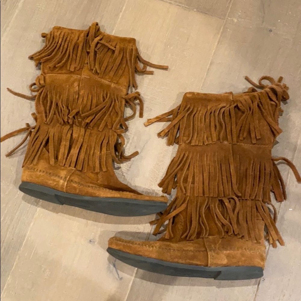 Minnetonka Brown Fringe Boots